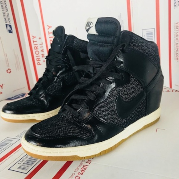 nike wedge sneakers size 7